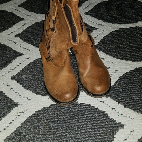 COPY - Steve Madden Boots - Picture 2 of 5